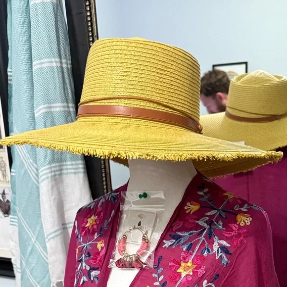 NWT Ruggine Yellow Wide Brim Frayed Edge Straw Hat Boho Sun Hat - Picture 4 of 9